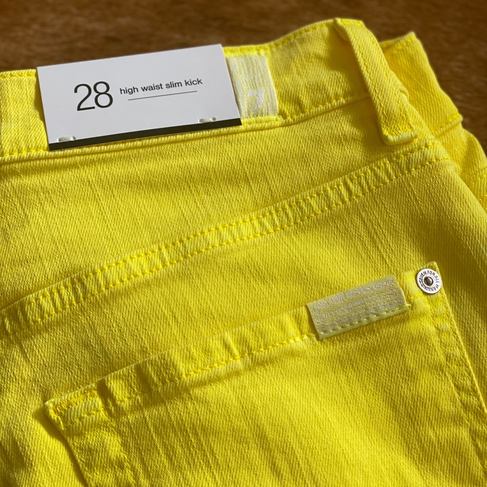 NWT FAMK Capri